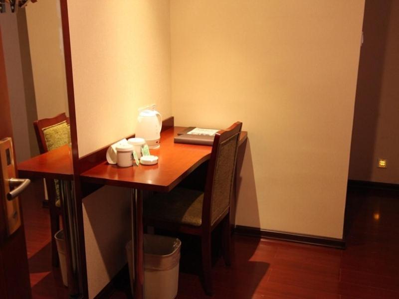 Greentree Inn Guiyang Court Street West Zhongshan Road Subway Station Business Hotel Екстериор снимка