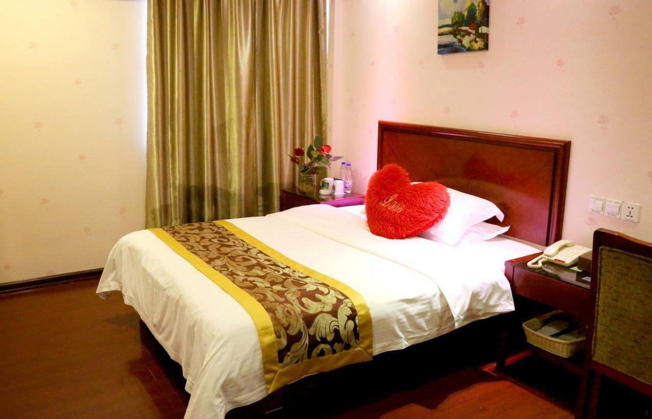 Greentree Inn Guiyang Court Street West Zhongshan Road Subway Station Business Hotel Екстериор снимка